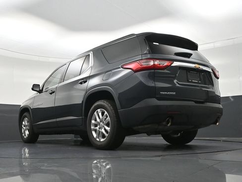 Used 2021 Chevrolet Traverse LT FWD image 27