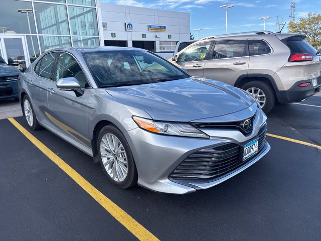 Used 2019 Toyota Camry XLE w/ Navigation Package FWD image 1