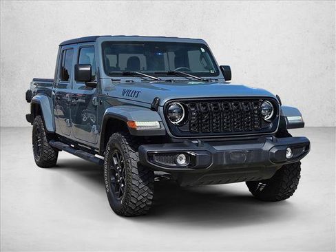 Used 2024 Jeep Gladiator Sport AWD/4WD image 3