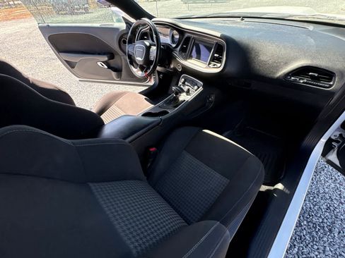 Used 2022 Dodge Challenger GT AWD/4WD image 17