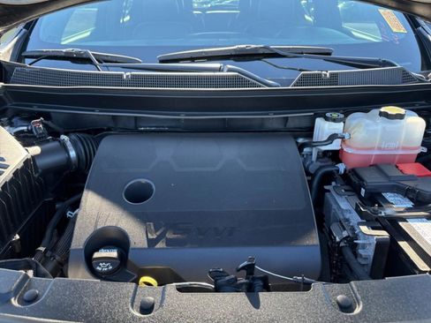 Used 2023 Chevrolet Traverse Premier image 46