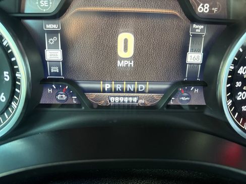 Used 2019 RAM 1500 Laramie AWD/4WD image 16