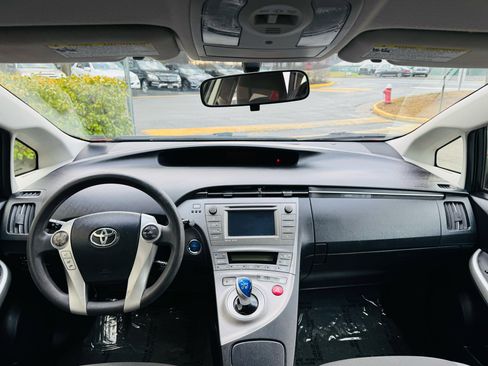 Used 2013 Toyota Prius Three image 16