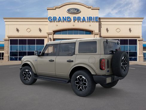 New 2026 Ford Bronco Outer Banks AWD/4WD image 4
