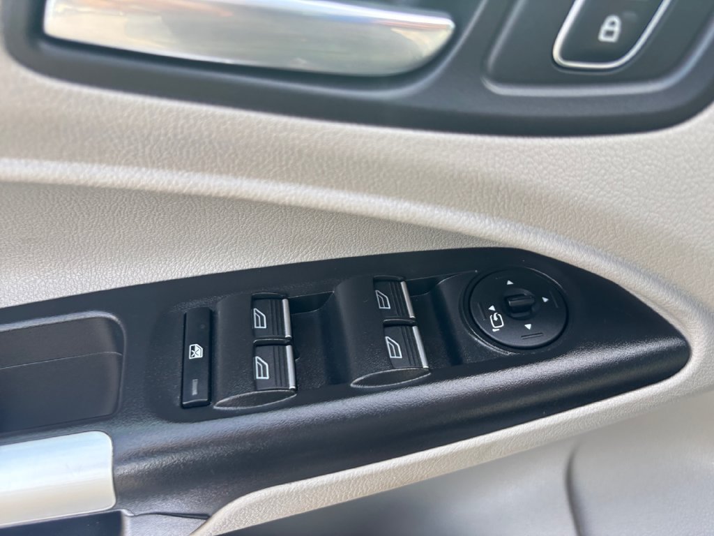 Used 2022 Ford Transit Connect XLT FWD image 17