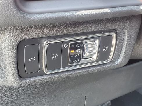 Used 2024 Lincoln Corsair AWD w/ Equipment Group 101A image 11