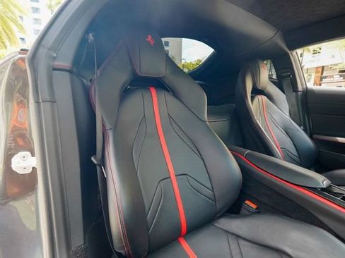 Used 2020 Ferrari 812 Superfast RWD image 85