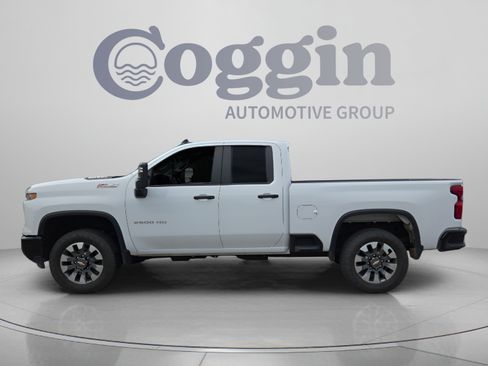Used 2025 Chevrolet Silverado 2500 Custom w/ Custom Value Package AWD/4WD image 2