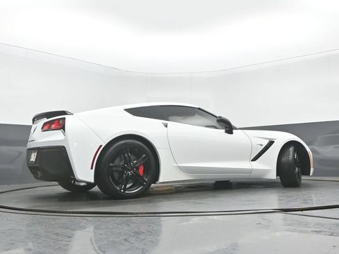 Used 2017 Chevrolet Corvette Stingray Coupe w/ 1LT RWD image 26