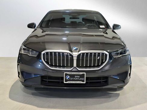 Used 2025 BMW i5 xDrive40 w/ Premium Package image 2