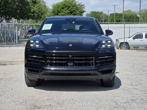 Used 2024 Porsche Cayenne Coupe AWD/4WD image 4