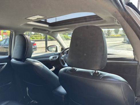 Used 2011 Lexus CT 200h Premium w/ Leather Pkg FWD image 21