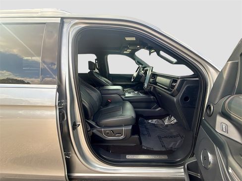 Used 2023 Ford Expedition Platinum image 31