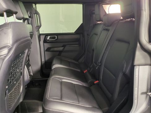 Used 2025 Ford Bronco Badlands AWD/4WD image 15