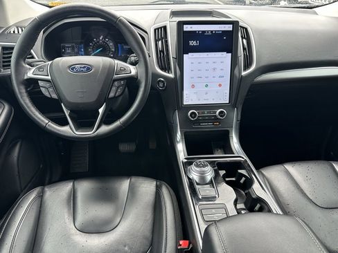 Used 2022 Ford Edge Titanium image 4