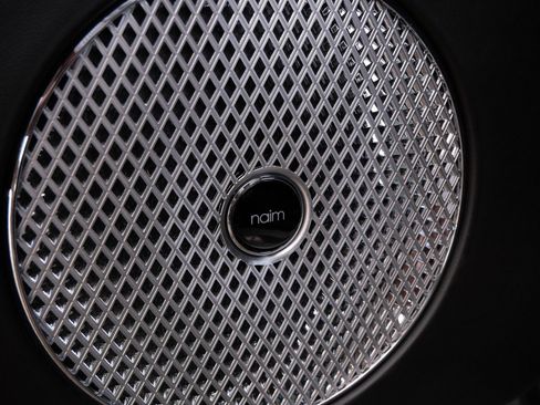 Used 2022 Bentley Bentayga image 16