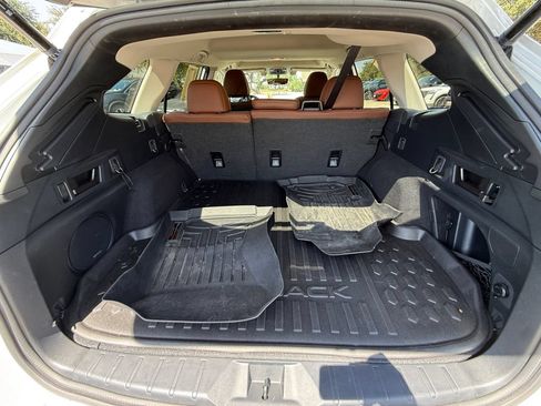 Used 2022 Subaru Outback Touring XT AWD/4WD image 19
