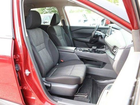 Used 2025 Nissan Rogue SV AWD/4WD image 24