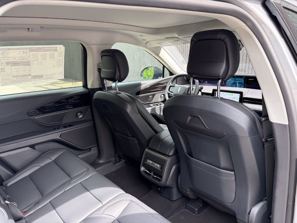 New 2026 Lincoln Nautilus Premier w/ Equipment Group 102A AWD/4WD image 27