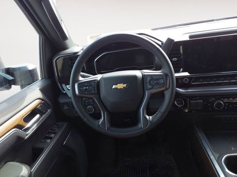 Used 2025 Chevrolet Silverado 2500 High Country w/ High Country Premium Package AWD/4WD image 12