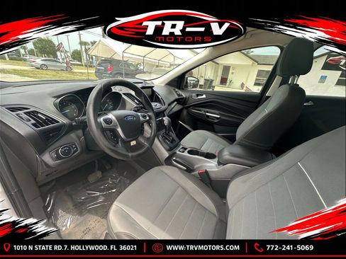 Used 2014 Ford Escape SE w/ Equipment Group 201A FWD image 17