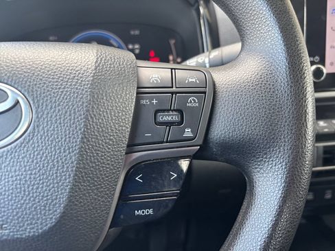 Used 2025 Toyota Camry LE FWD image 30