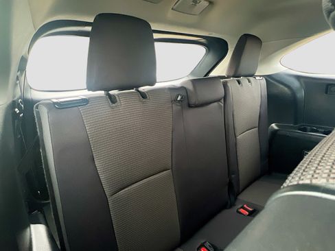 Used 2024 Toyota Highlander LE image 28