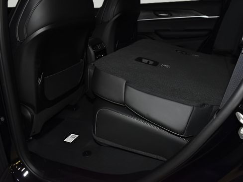New 2026 Jeep Grand Cherokee Altitude AWD/4WD image 14