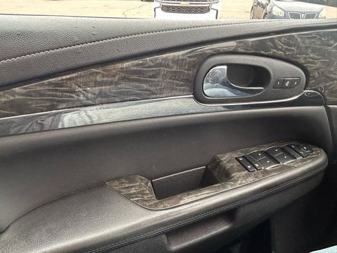 Used 2013 Buick Enclave Leather FWD image 29