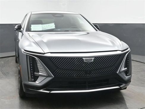 Used 2024 Cadillac Lyriq Luxury w/ LPO, Floor Liner Package image 8