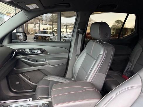 Certified 2023 Chevrolet Traverse RS image 8
