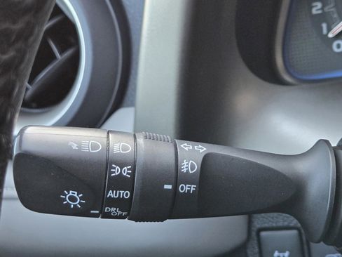 Used 2015 Toyota RAV4 Limited image 17