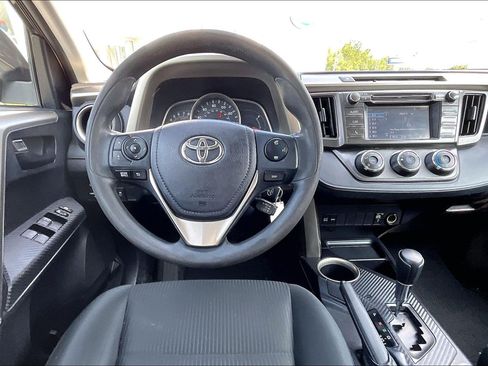 Used 2014 Toyota RAV4 LE FWD image 5