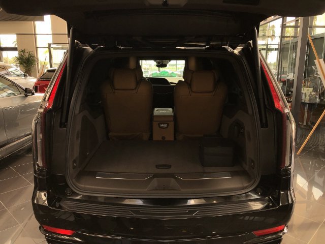 New 2024 Cadillac Escalade ESV Sport w/ LPO, ONYX Package RWD image 15