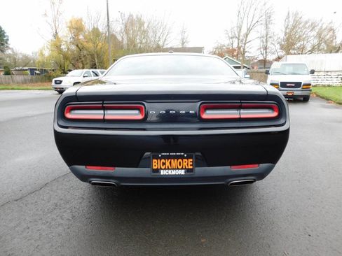 Used 2015 Dodge Challenger SXT image 20