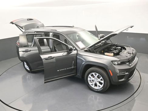 Used 2022 Jeep Grand Cherokee Limited image 74