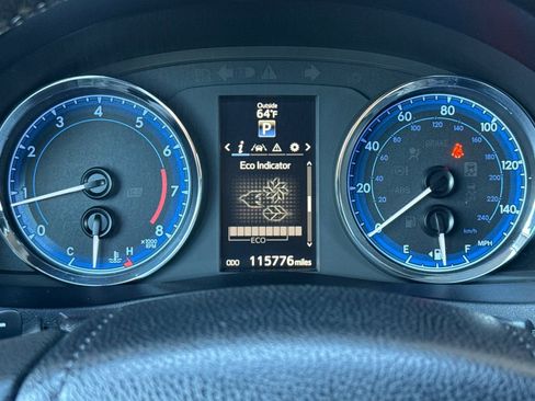 Used 2018 Toyota Corolla SE FWD image 22