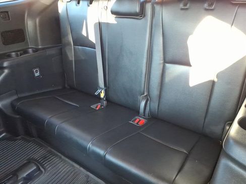 Used 2022 Toyota Highlander XLE image 17