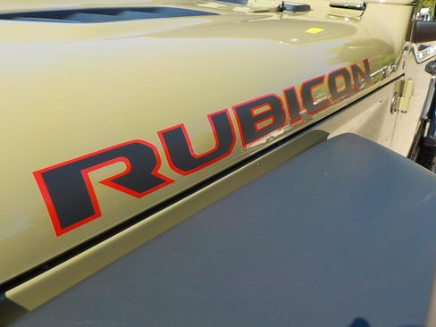 New 2025 Jeep Wrangler Unlimited Rubicon w/ Technology Group image 20