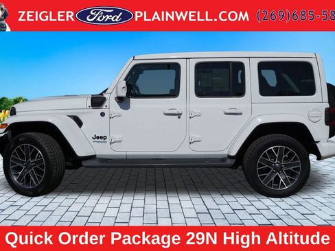 Used 2022 Jeep Wrangler Unlimited Sahara AWD/4WD image 2