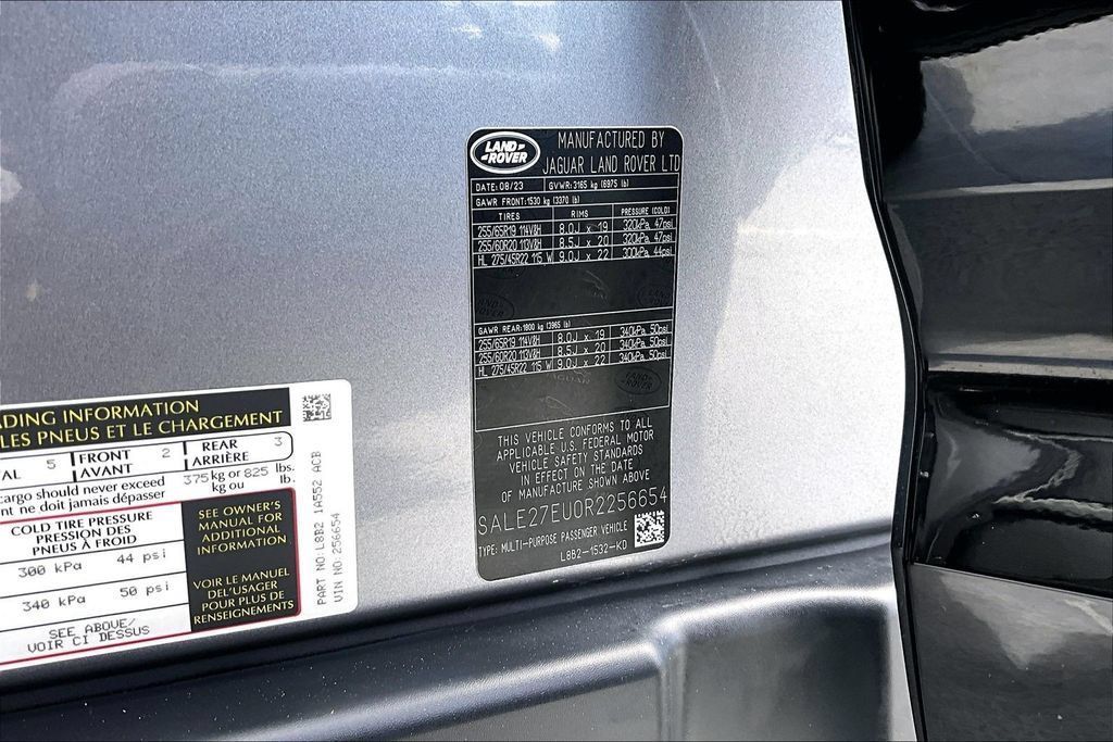 Certified 2024 Land Rover Defender 110 X-Dynamic SE AWD/4WD image 17
