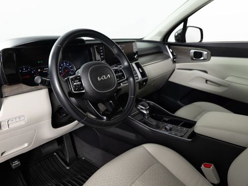 Used 2023 Kia Sorento S w/ Panoramic Sunroof Package AWD/4WD image 12