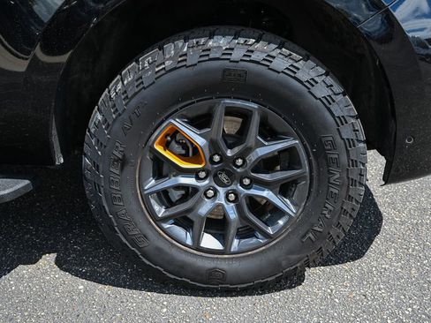Used 2025 Ford Expedition Tremor AWD/4WD image 15