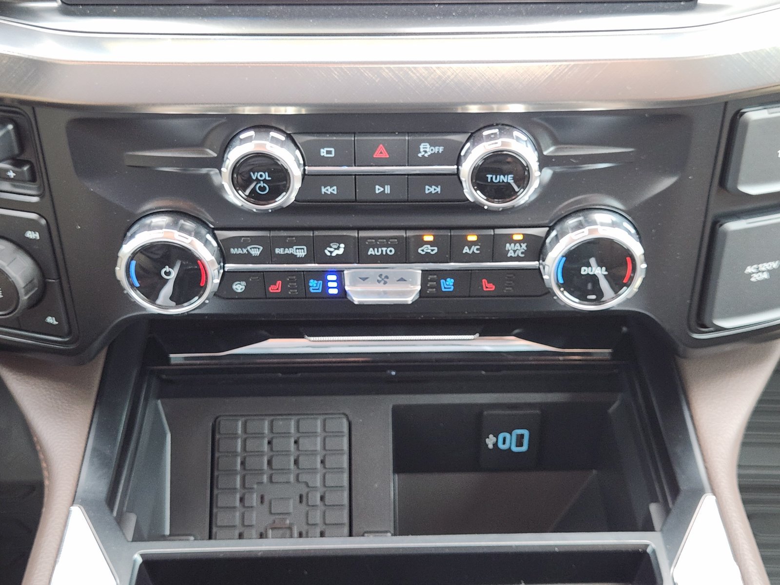 New 2026 Ford F350 King Ranch w/ Chrome Package AWD/4WD image 18