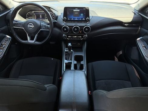Used 2025 Nissan Sentra SR FWD image 10