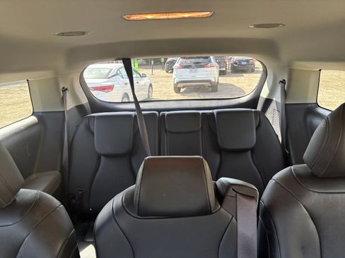 Used 2026 Kia Carnival FWD image 30