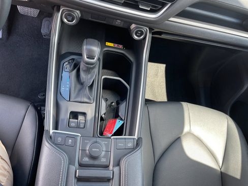 Used 2025 Toyota Grand Highlander AWD image 25