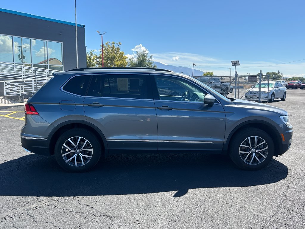 Used 2020 Volkswagen Tiguan SE AWD/4WD image 2