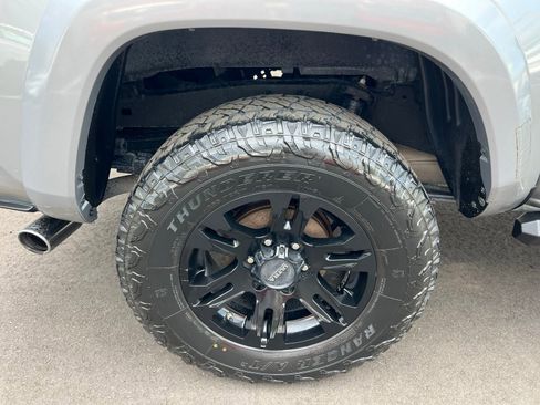 Used 2019 Toyota Tacoma SR5 image 12