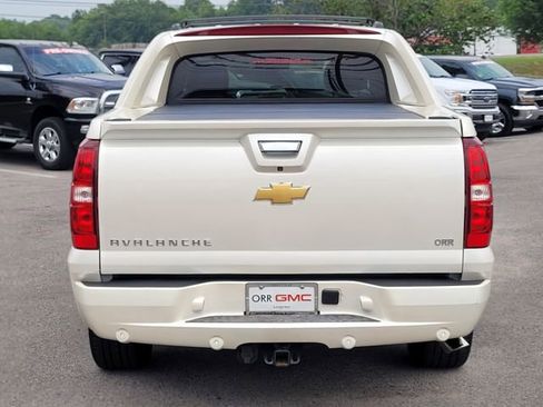 Used 2012 Chevrolet Avalanche LTZ RWD image 6